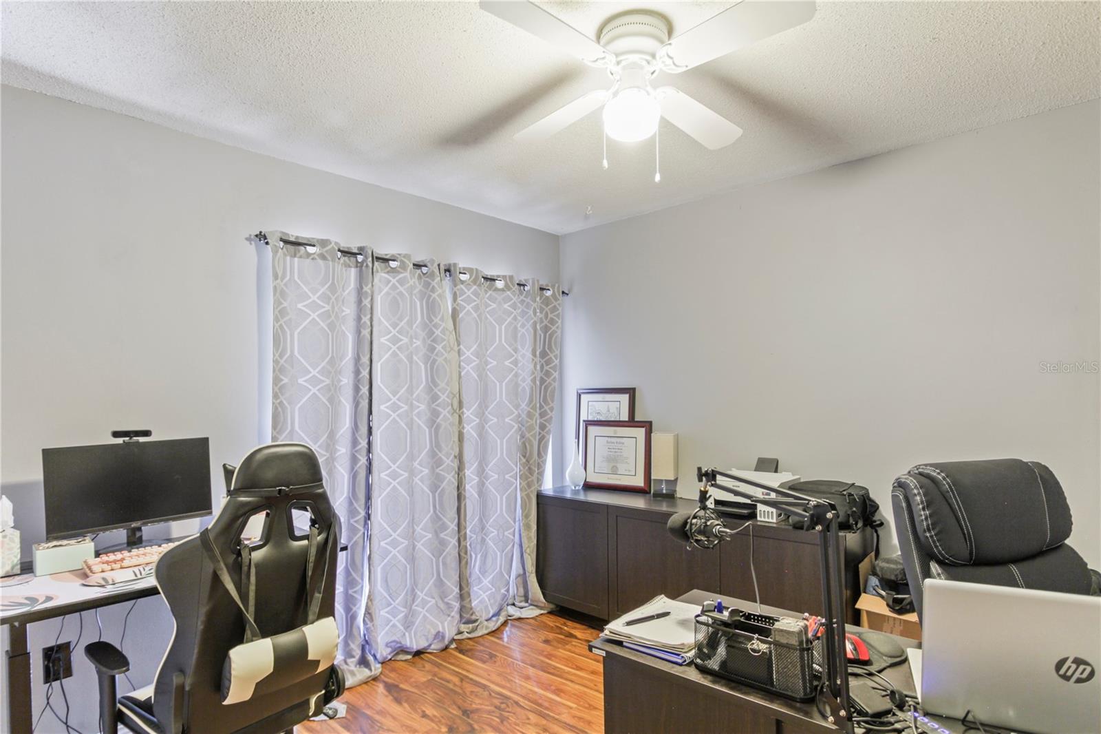 Image 38 of 43 For 607 Green Briar Boulevard