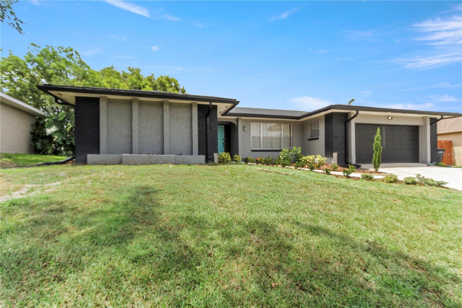 Image 4 of 43 For 607 Green Briar Boulevard