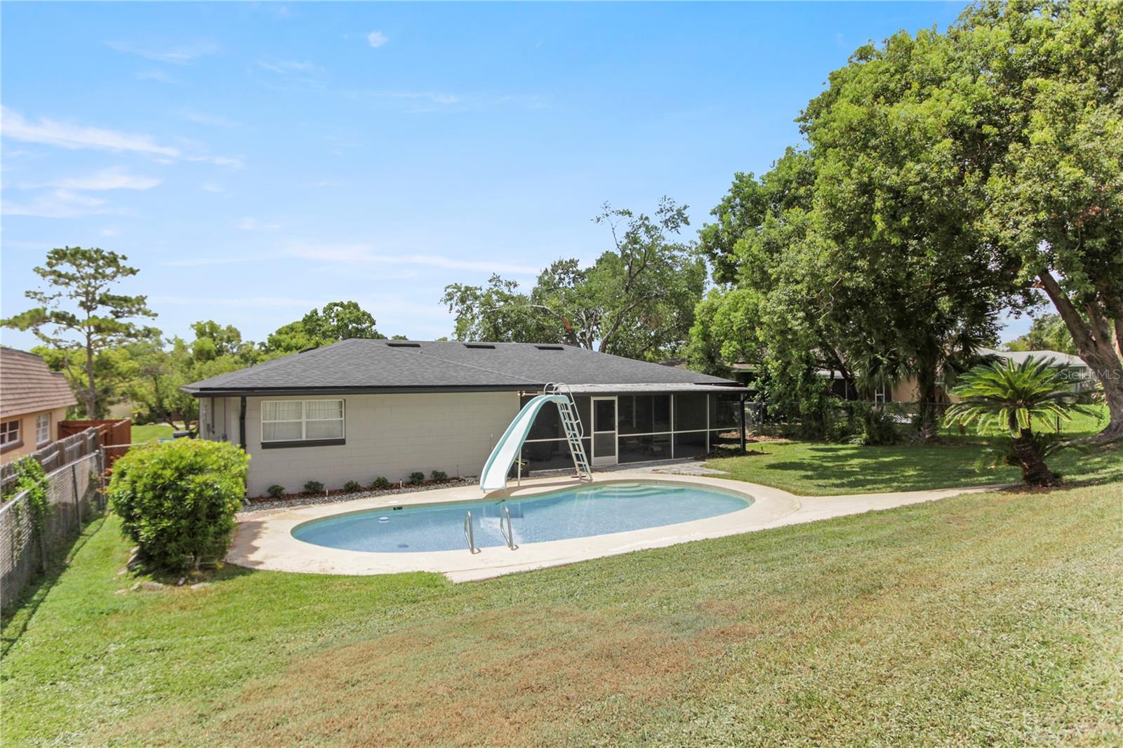 Image 43 of 43 For 607 Green Briar Boulevard