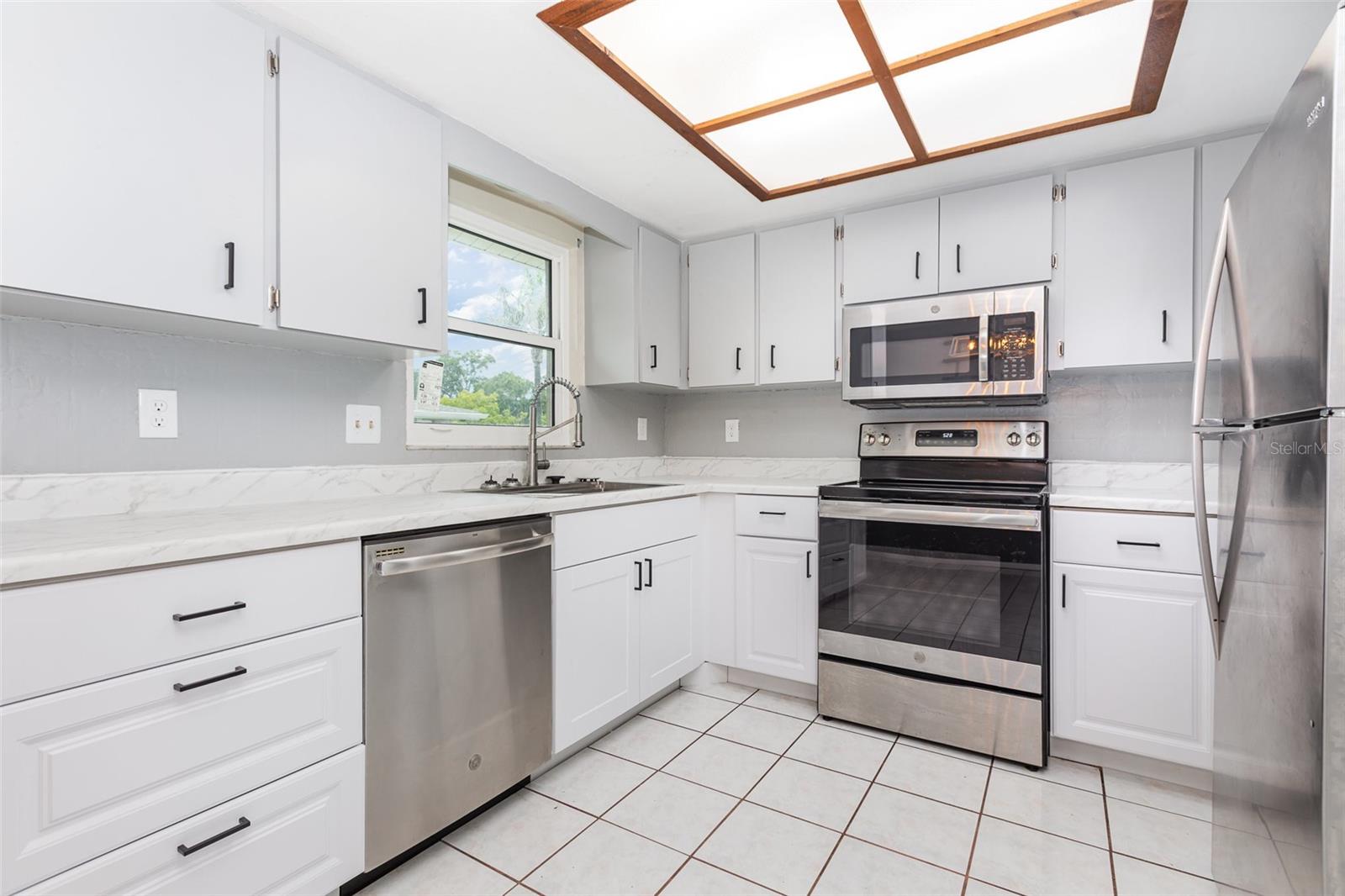 Image 10 of 25 For 4358 Murdock Avenue