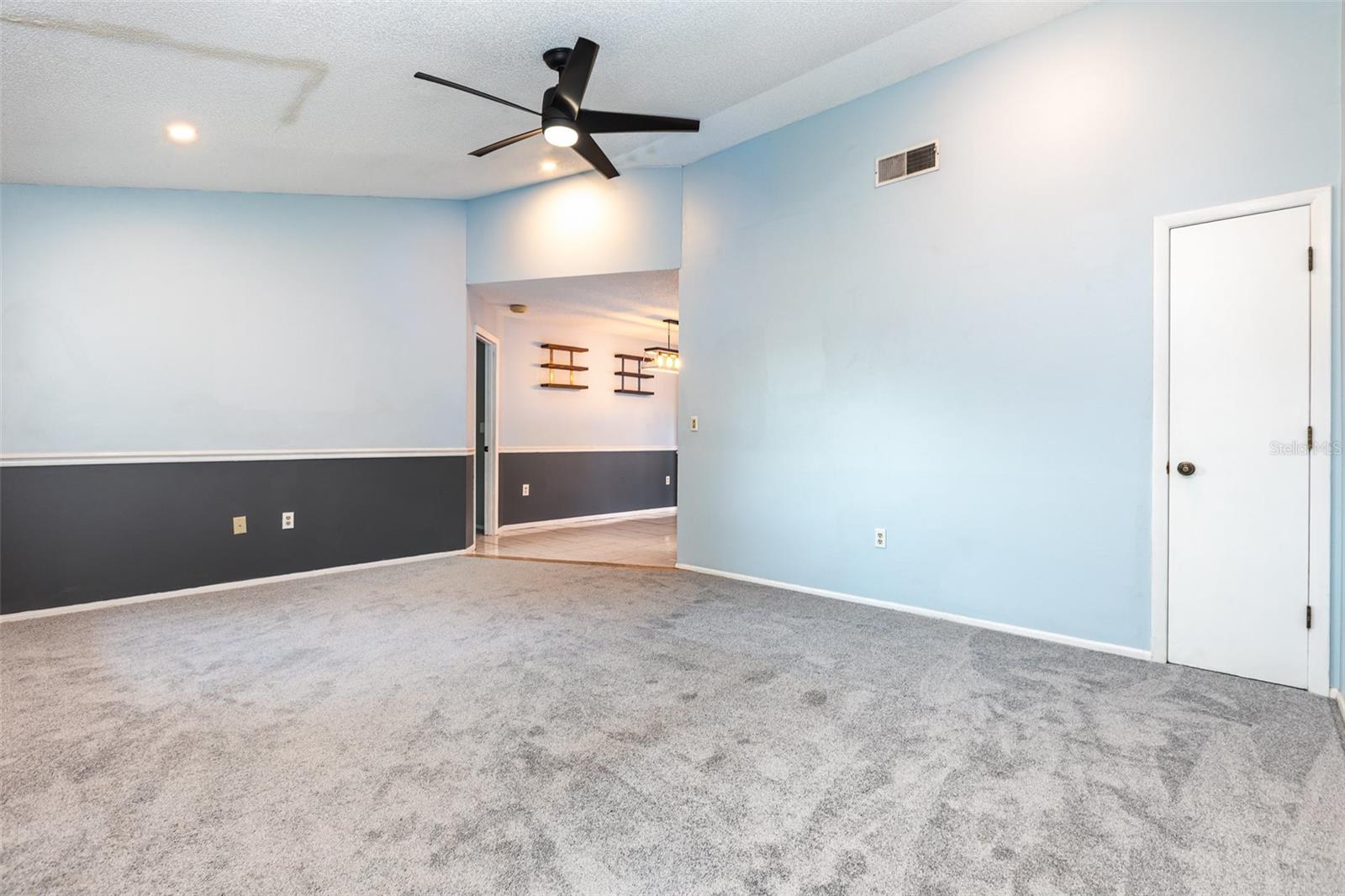 Image 4 of 25 For 4358 Murdock Avenue