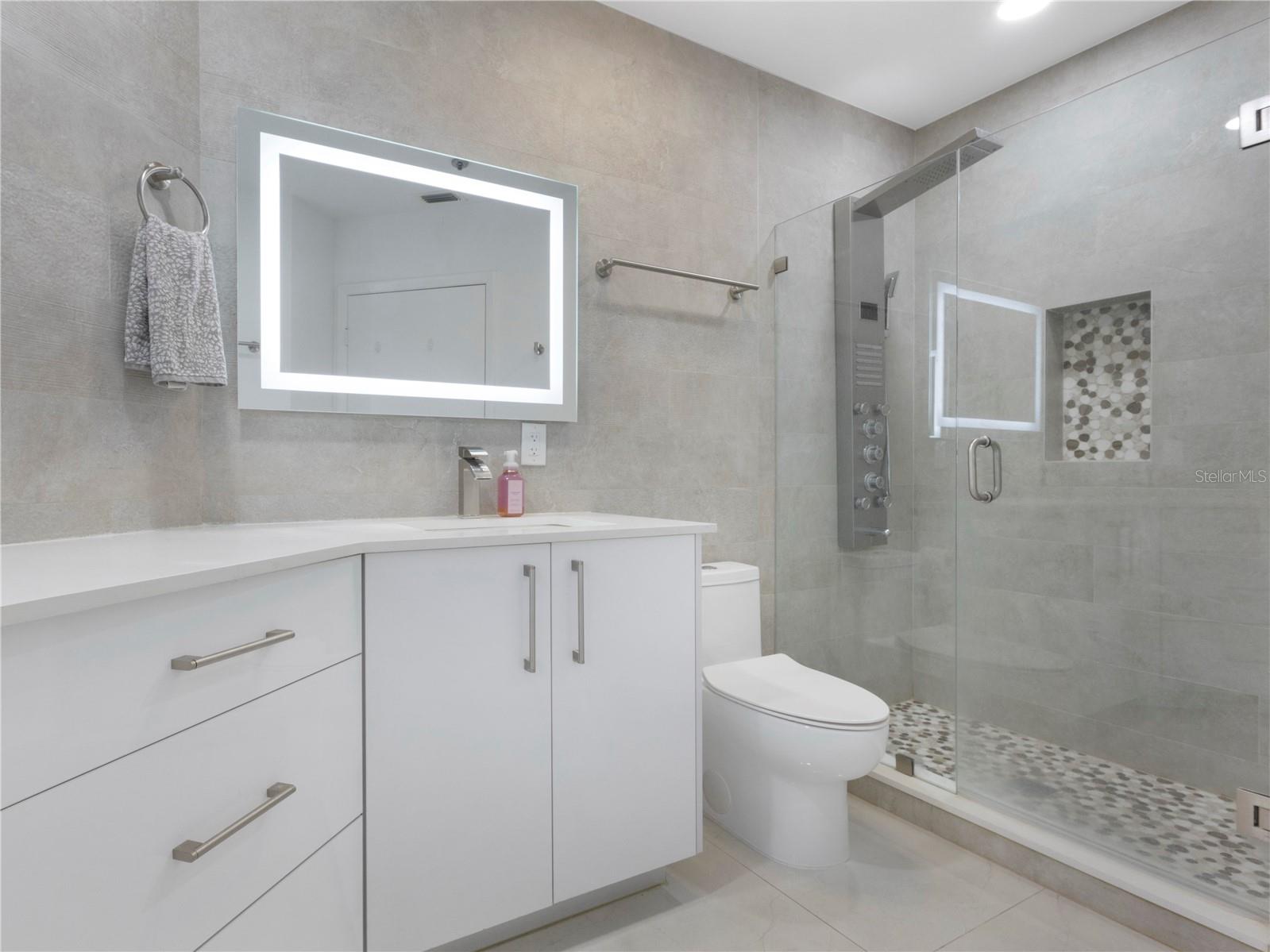 Image 20 of 38 For 5157 Floria Way J