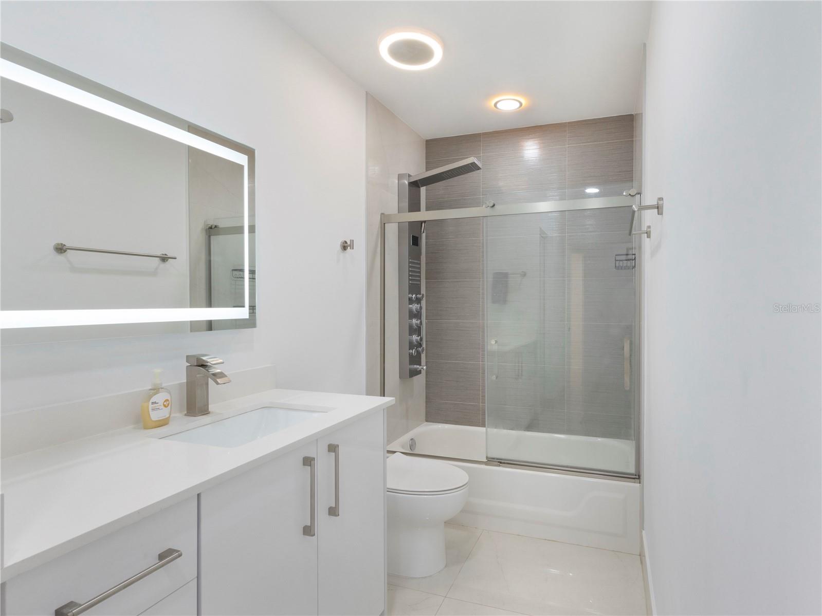 Image 24 of 38 For 5157 Floria Way J