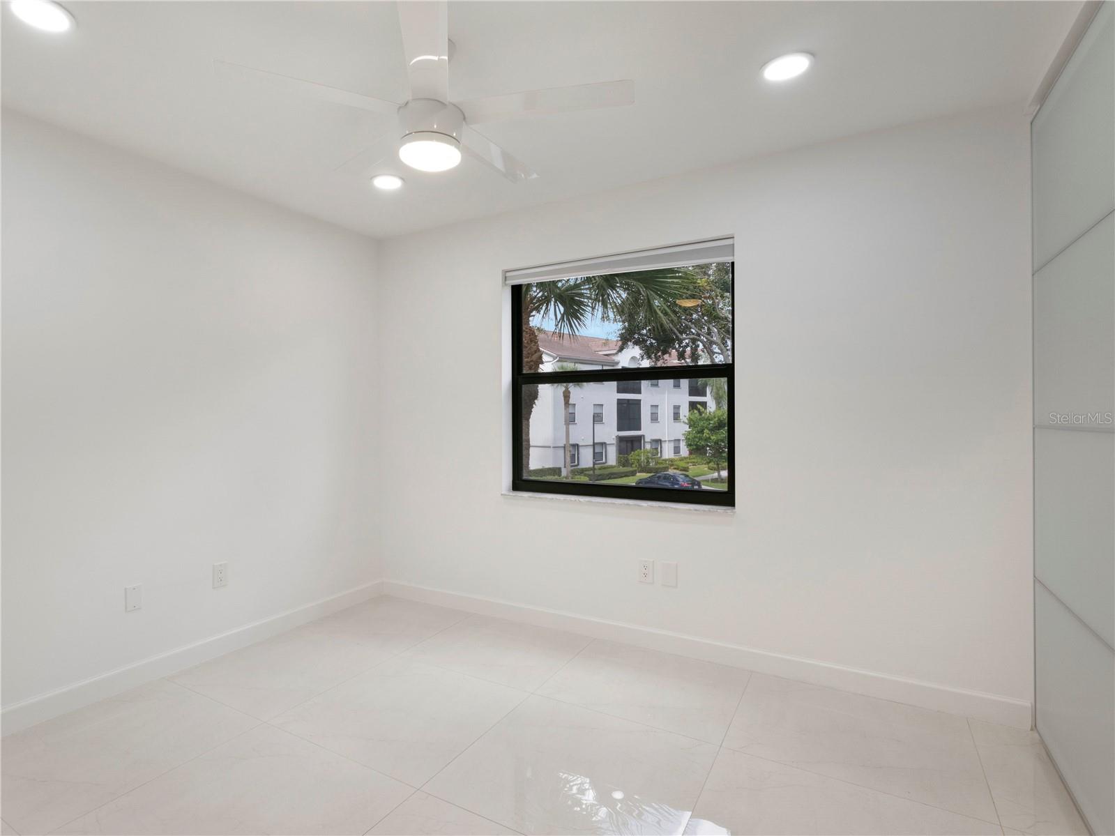 Image 26 of 38 For 5157 Floria Way J