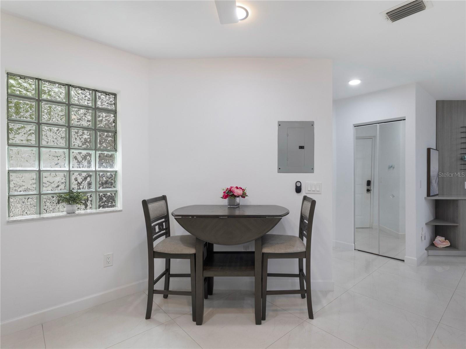 Image 9 of 38 For 5157 Floria Way J
