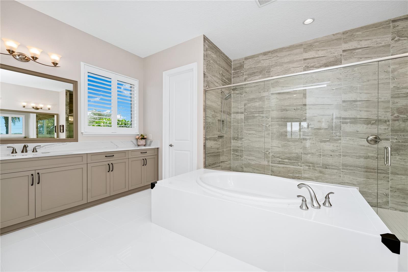 Image 46 of 85 For 15469 Shorebird Lane