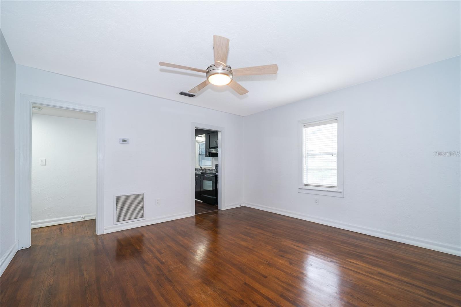 Image 8 of 16 For 124 Muriel Street