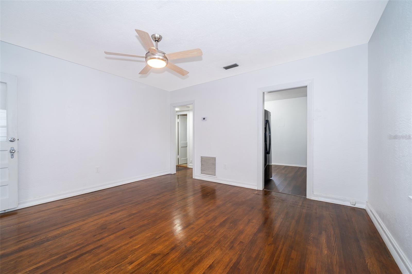 Image 9 of 16 For 124 Muriel Street