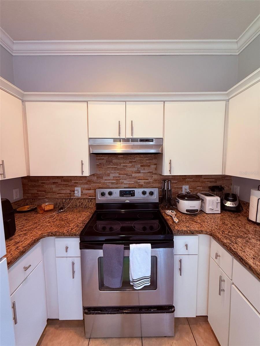 Image 10 of 27 For 6013 Scotchwood Glen 20