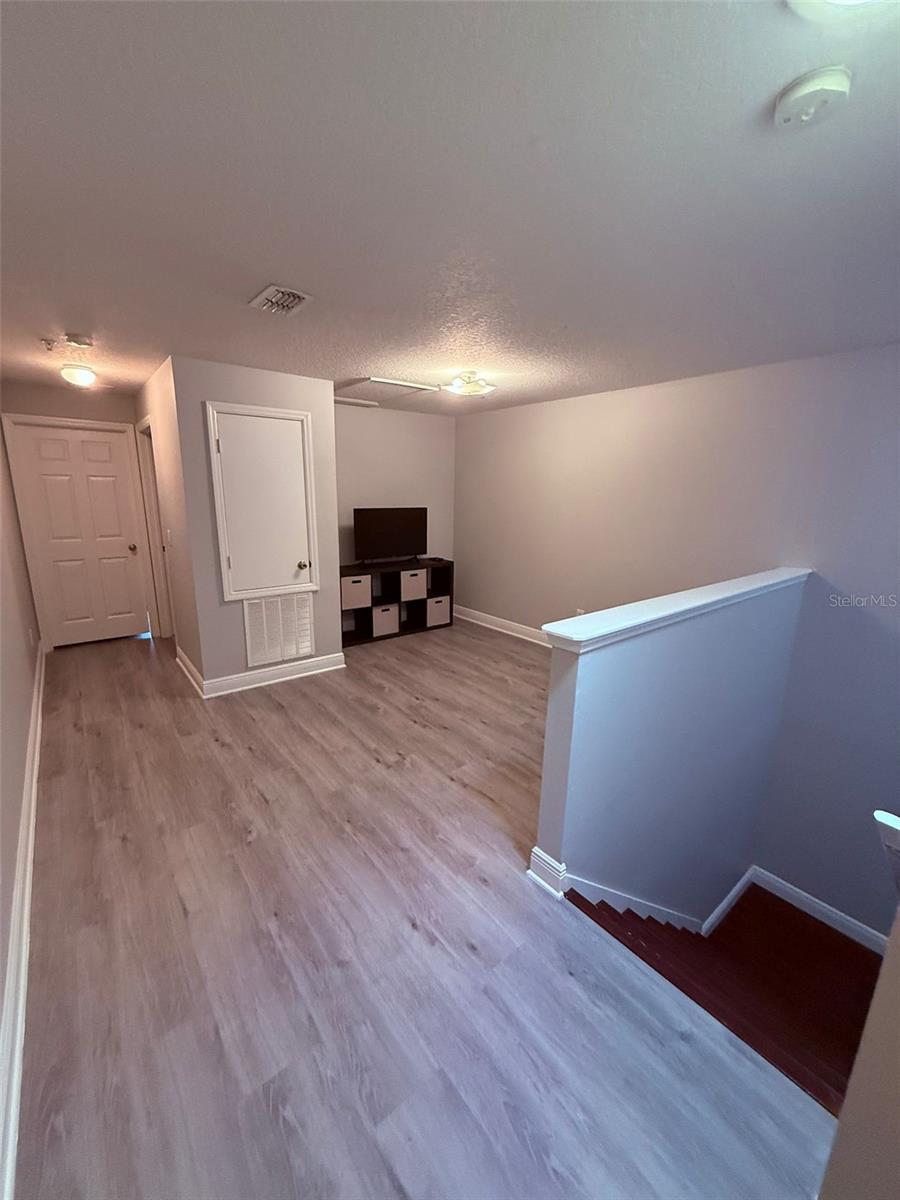 Image 15 of 27 For 6013 Scotchwood Glen 20