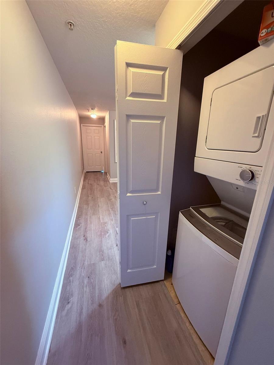 Image 18 of 27 For 6013 Scotchwood Glen 20