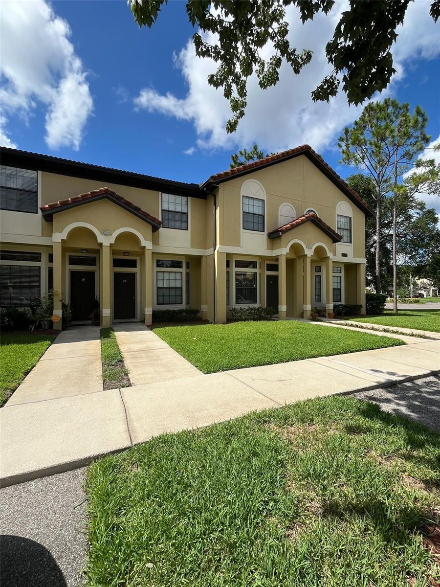 Image 2 of 27 For 6013 Scotchwood Glen 20
