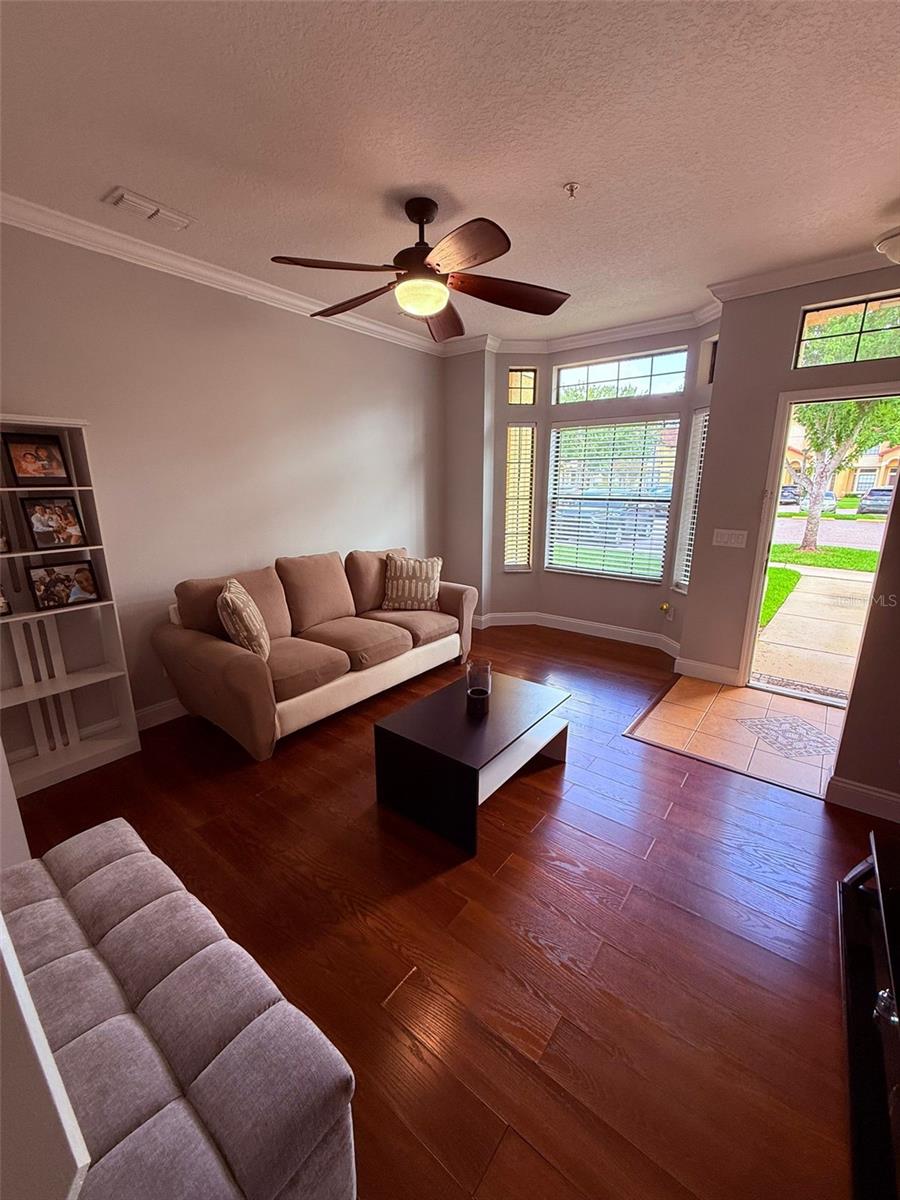 Image 3 of 27 For 6013 Scotchwood Glen 20