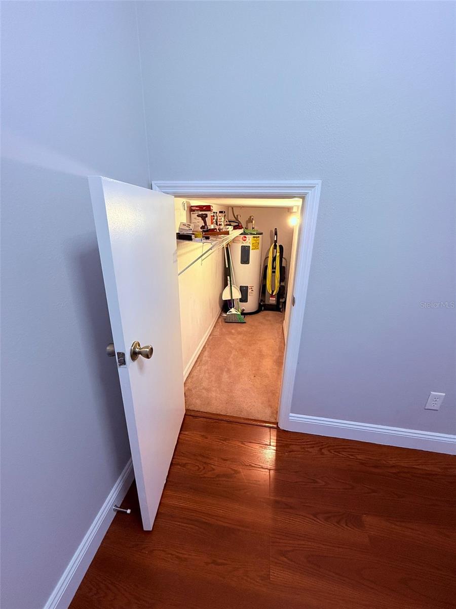 Image 8 of 27 For 6013 Scotchwood Glen 20