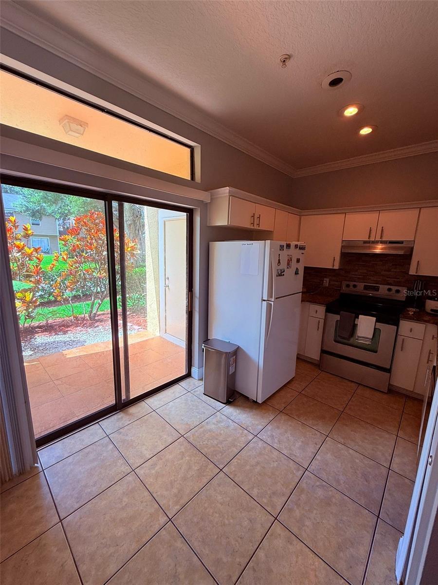 Image 9 of 27 For 6013 Scotchwood Glen 20