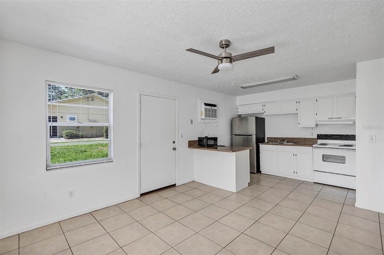Image 4 of 12 For 506 Ne 28th Avenue A