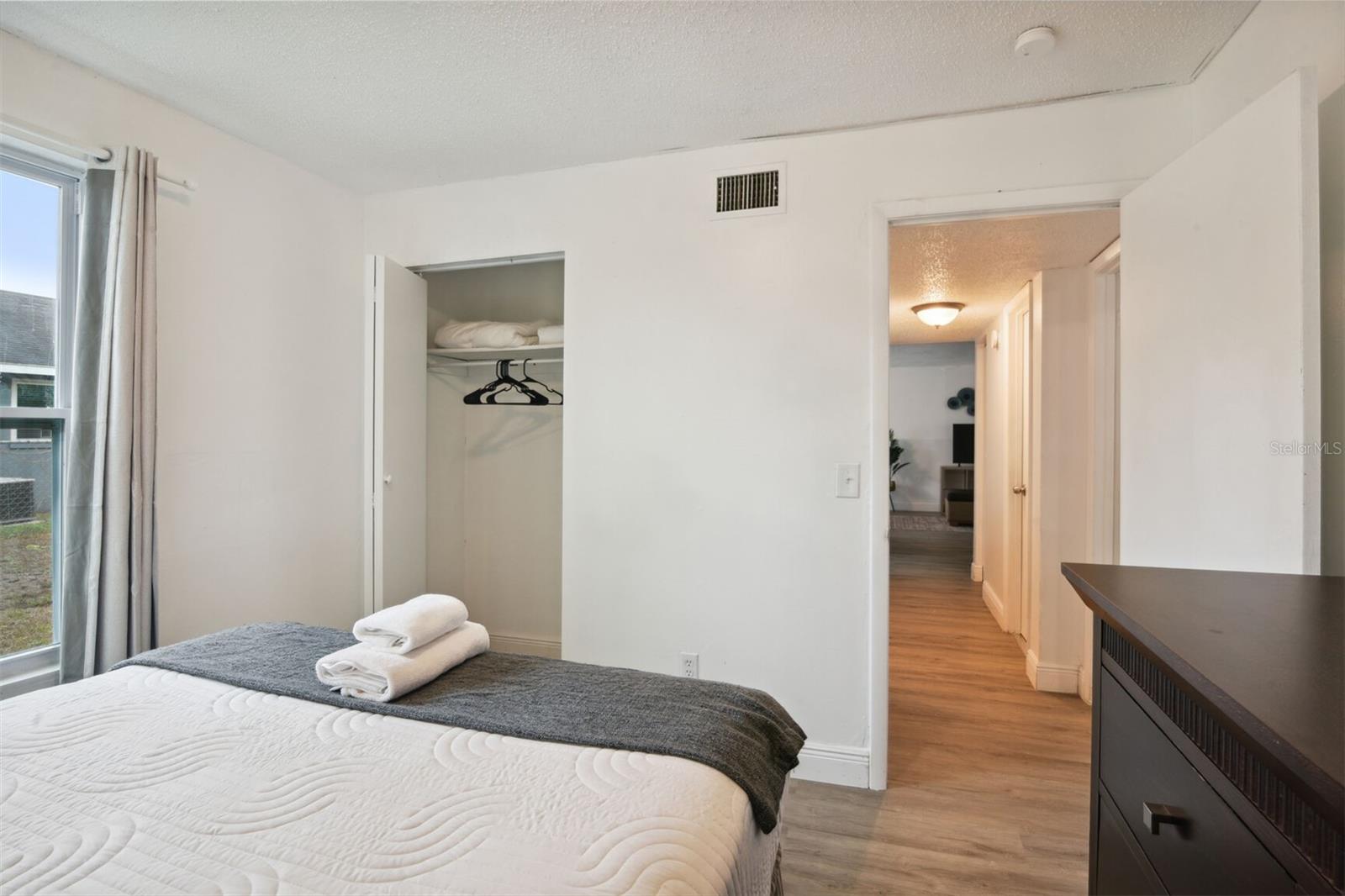 Image 13 of 20 For 1024 Manor Drive Unit B