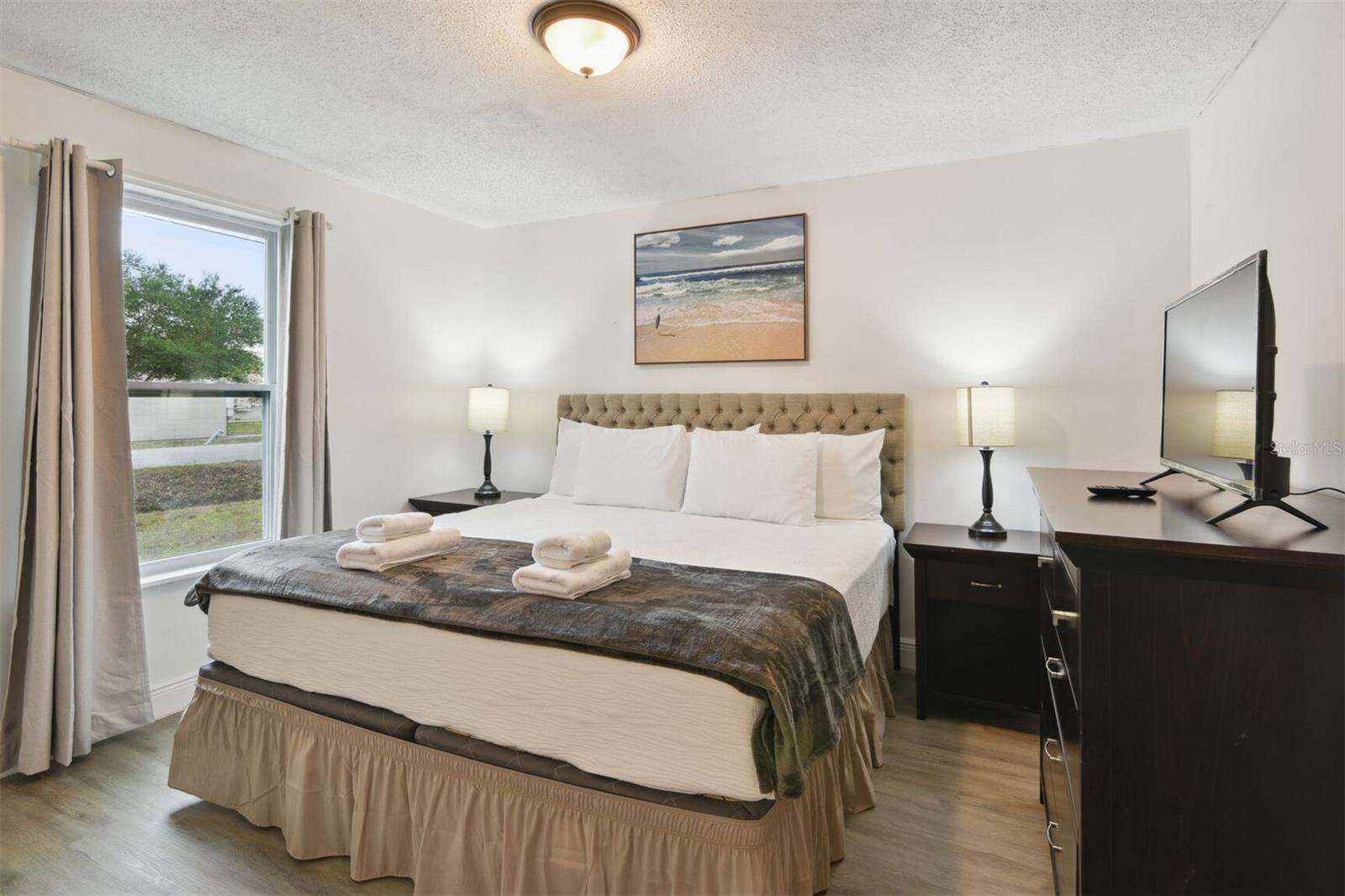 Image 15 of 20 For 1024 Manor Drive Unit B