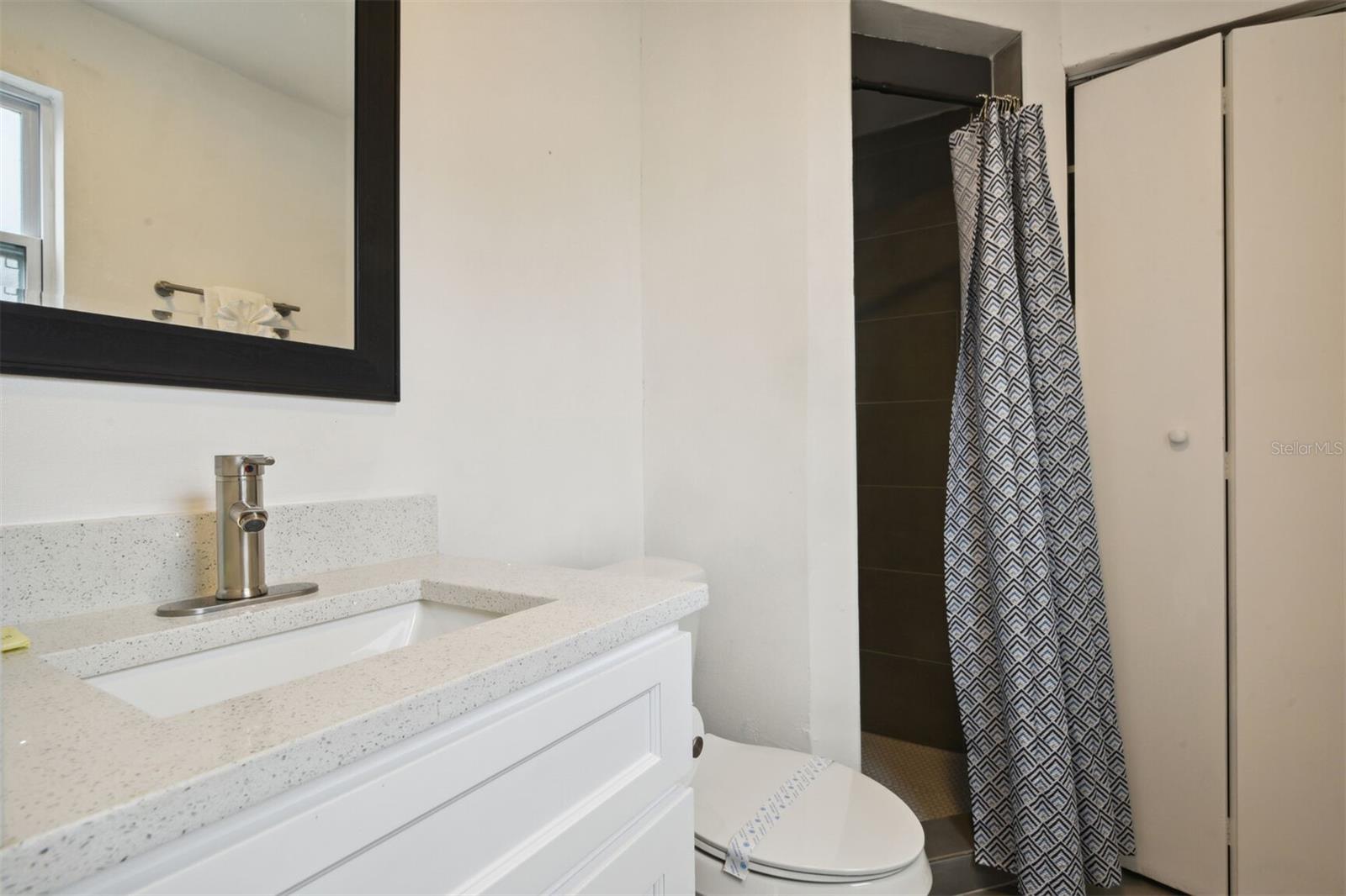 Image 18 of 20 For 1024 Manor Drive Unit B