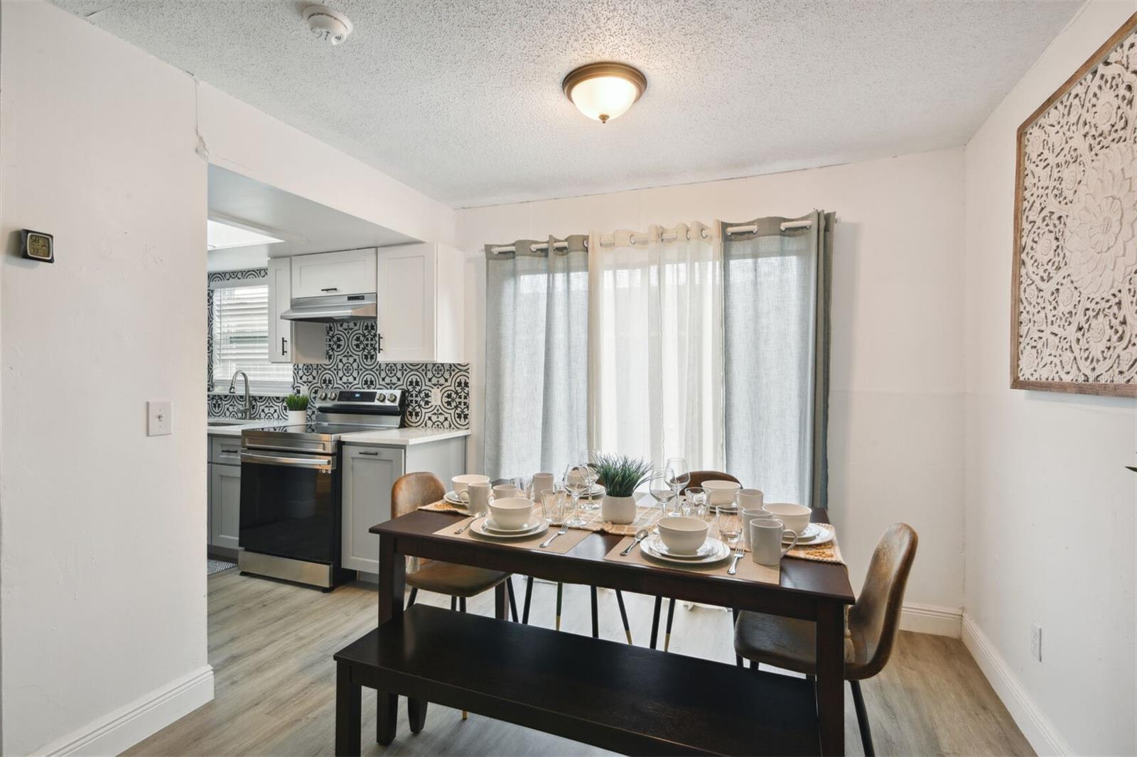 Image 5 of 20 For 1024 Manor Drive Unit B