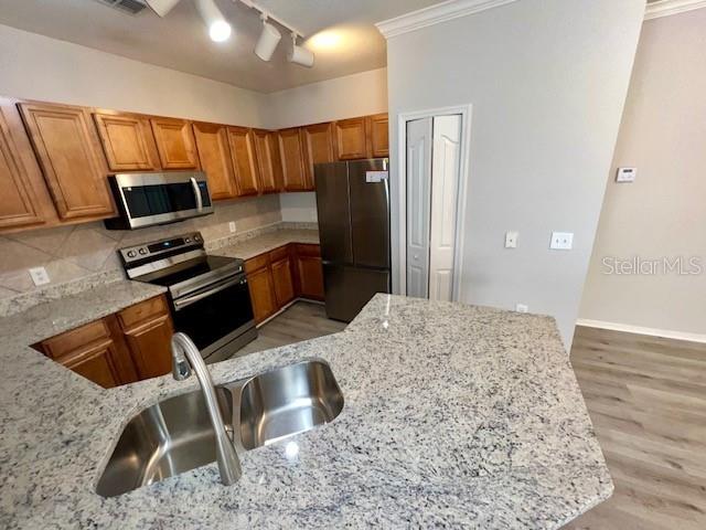 Image 11 of 100 For 6125 Metrowest Boulevard 102