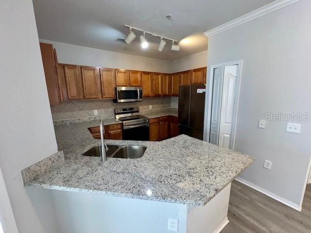 Image 12 of 100 For 6125 Metrowest Boulevard 102