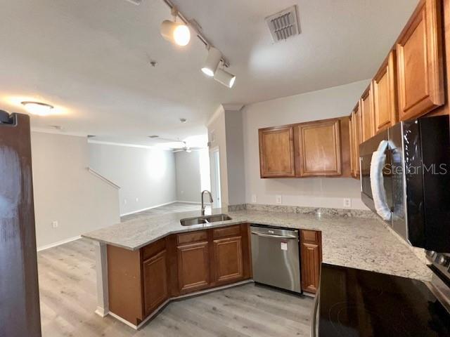 Image 13 of 100 For 6125 Metrowest Boulevard 102