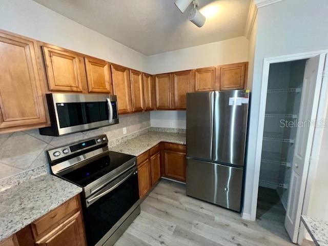 Image 19 of 100 For 6125 Metrowest Boulevard 102