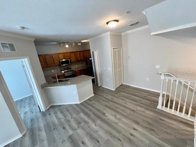 Image 44 of 100 For 6125 Metrowest Boulevard 102