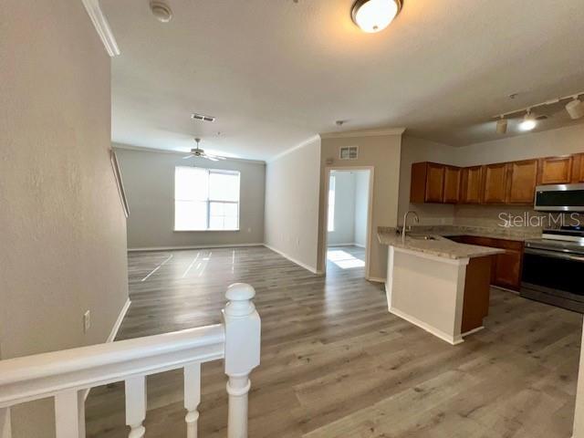 Image 9 of 100 For 6125 Metrowest Boulevard 102