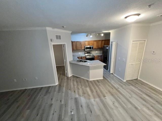 Image 90 of 100 For 6125 Metrowest Boulevard 102