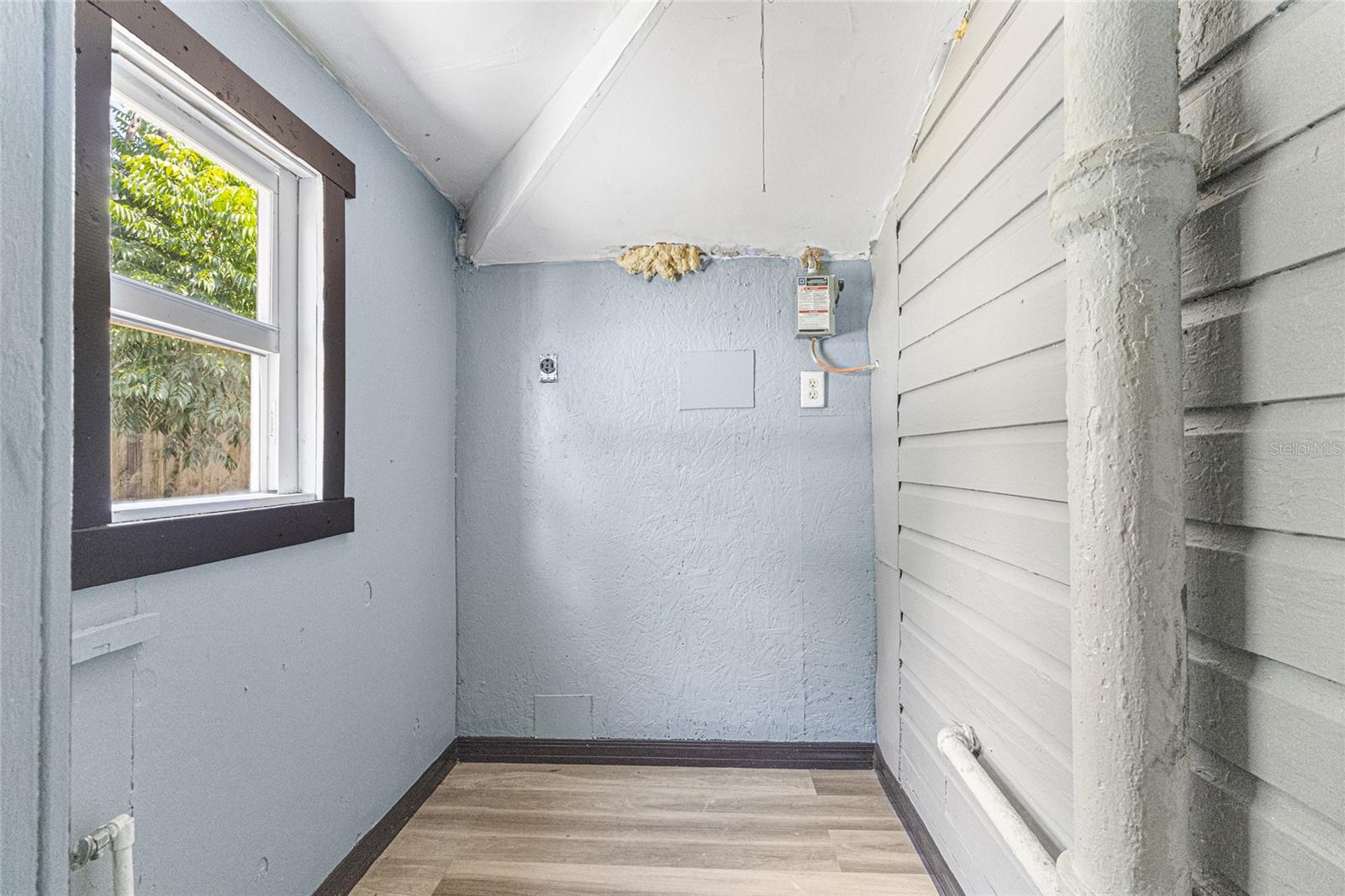 Image 15 of 27 For 517 Oak Street