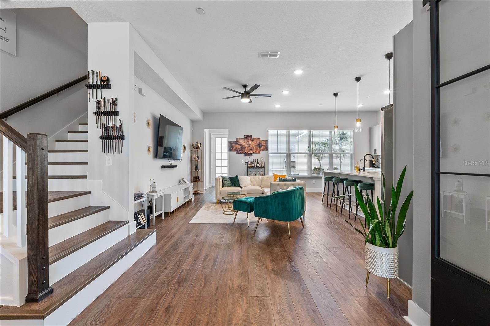 Image 11 of 49 For 8427 Modiano Street