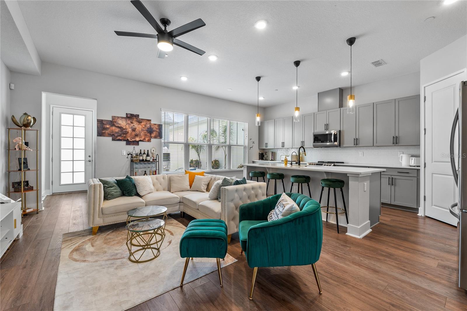 Image 12 of 49 For 8427 Modiano Street