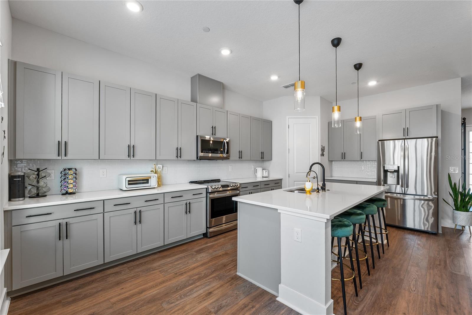 Image 15 of 49 For 8427 Modiano Street