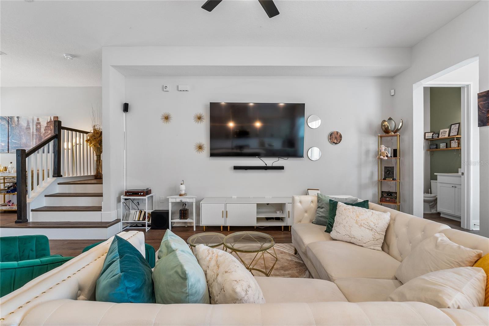 Image 17 of 49 For 8427 Modiano Street
