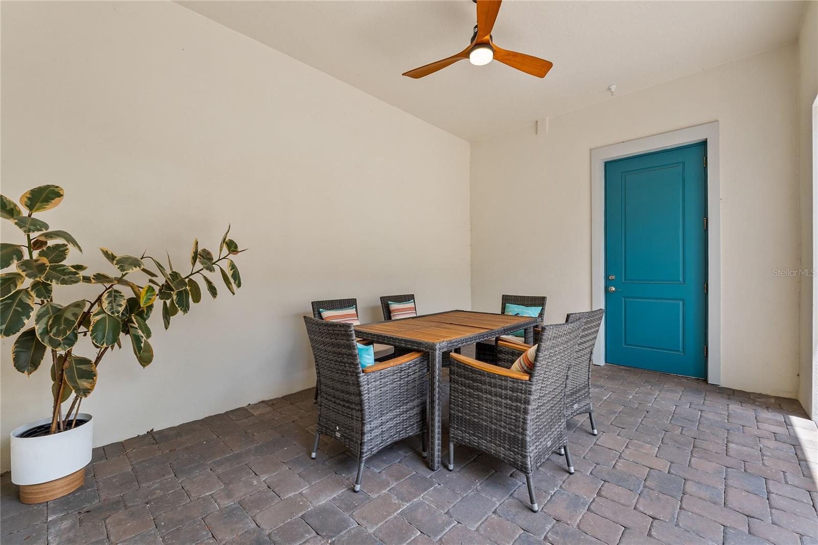 Image 20 of 49 For 8427 Modiano Street