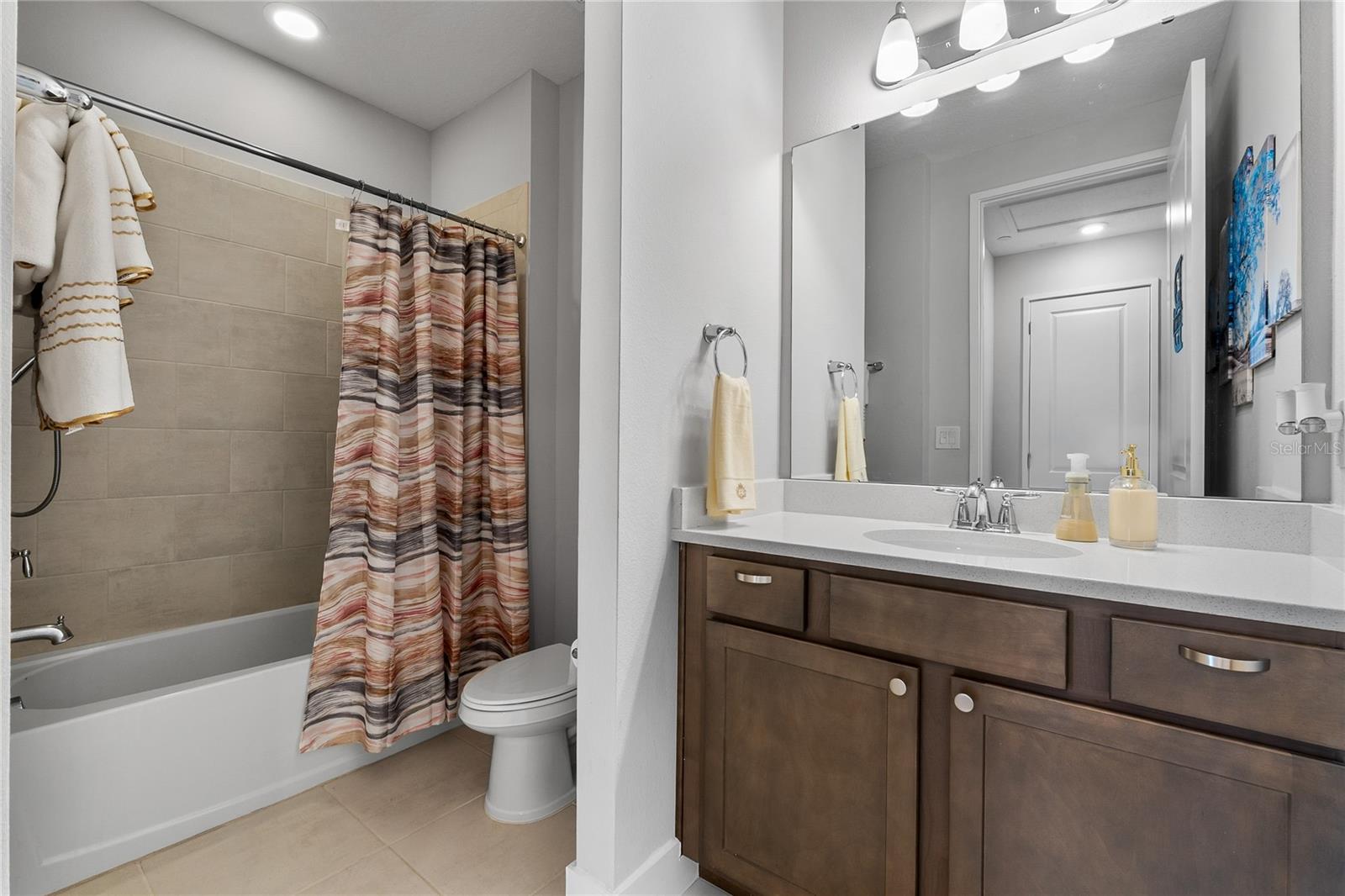 Image 32 of 49 For 8427 Modiano Street