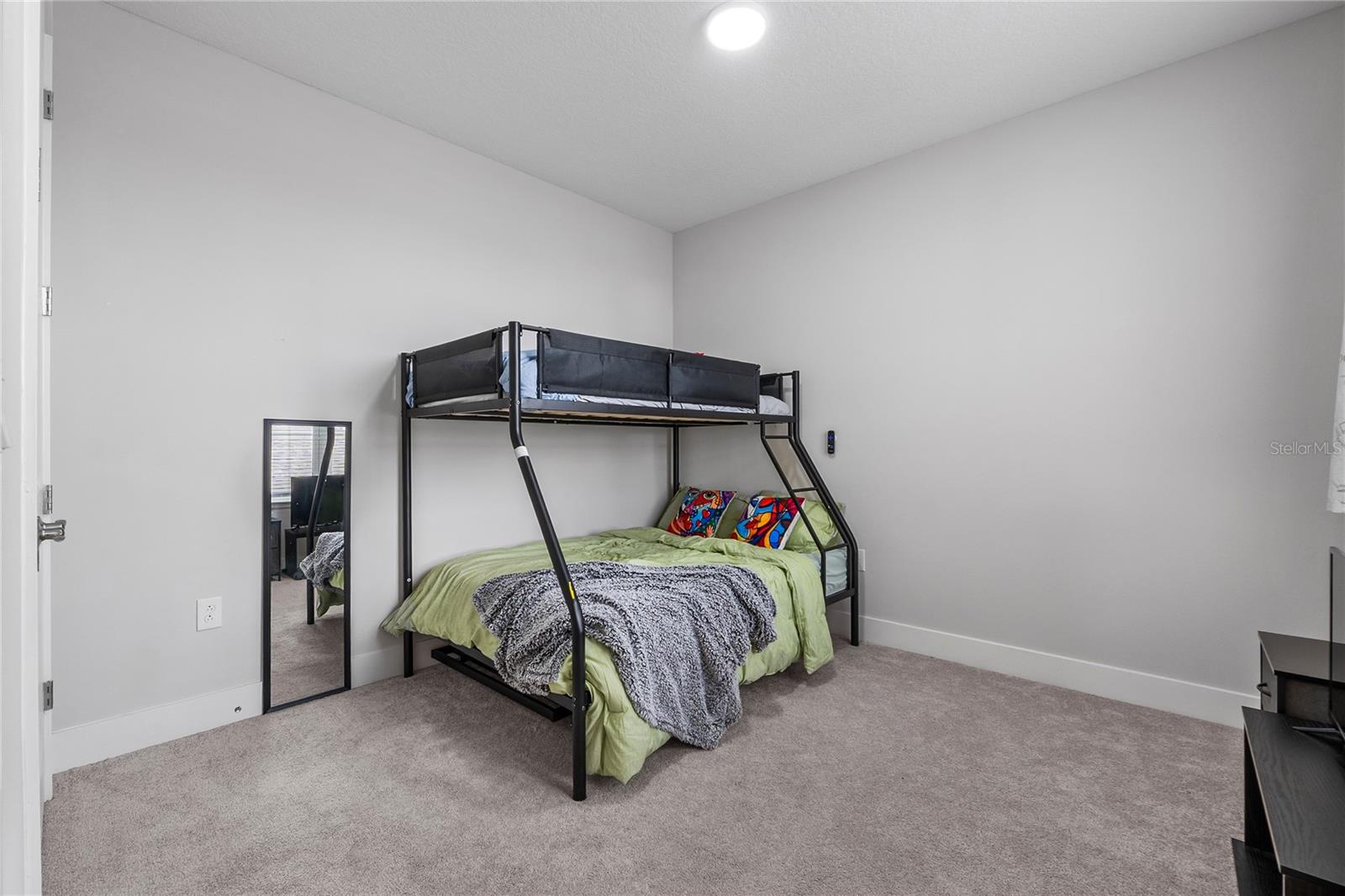 Image 33 of 49 For 8427 Modiano Street