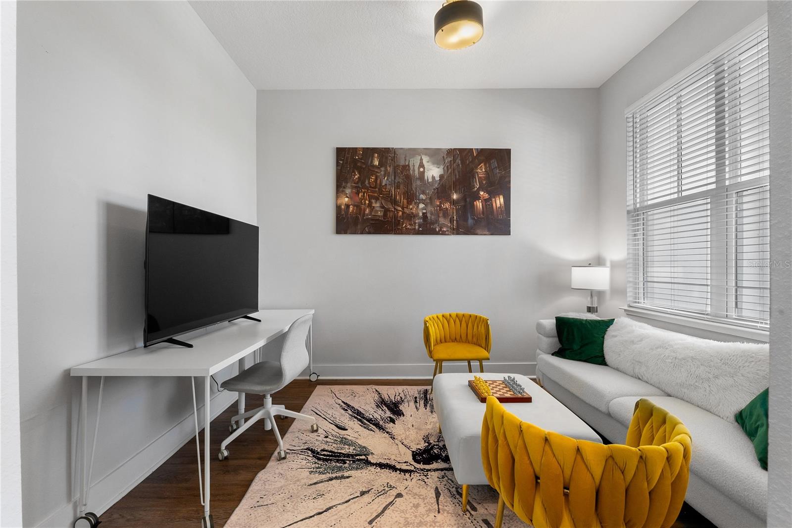 Image 6 of 49 For 8427 Modiano Street