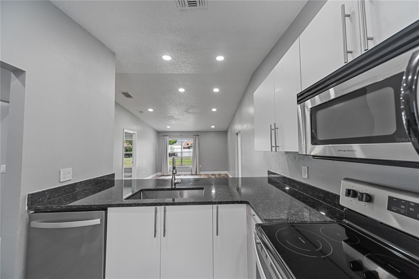 Image 11 of 22 For 1184 Calanda Avenue