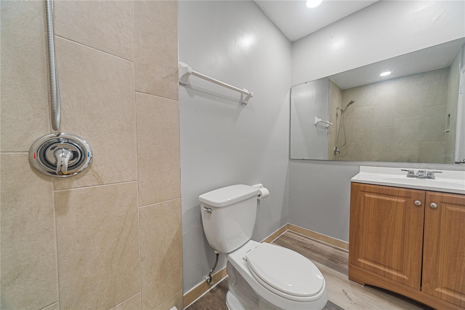 Image 18 of 22 For 1184 Calanda Avenue