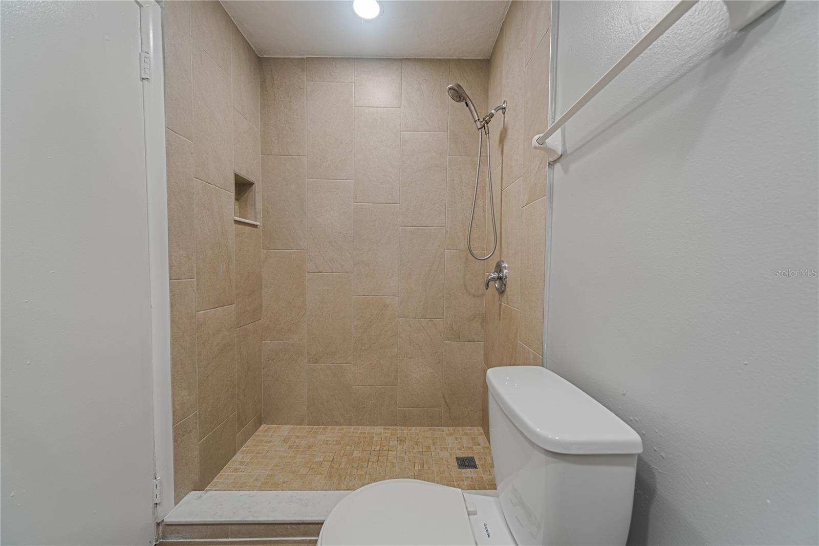 Image 19 of 22 For 1184 Calanda Avenue