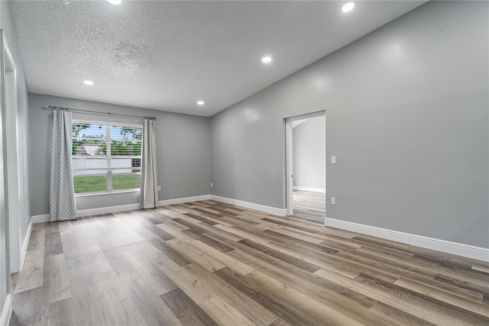 Image 5 of 22 For 1184 Calanda Avenue