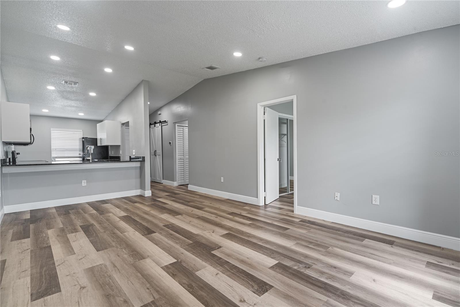 Image 6 of 22 For 1184 Calanda Avenue