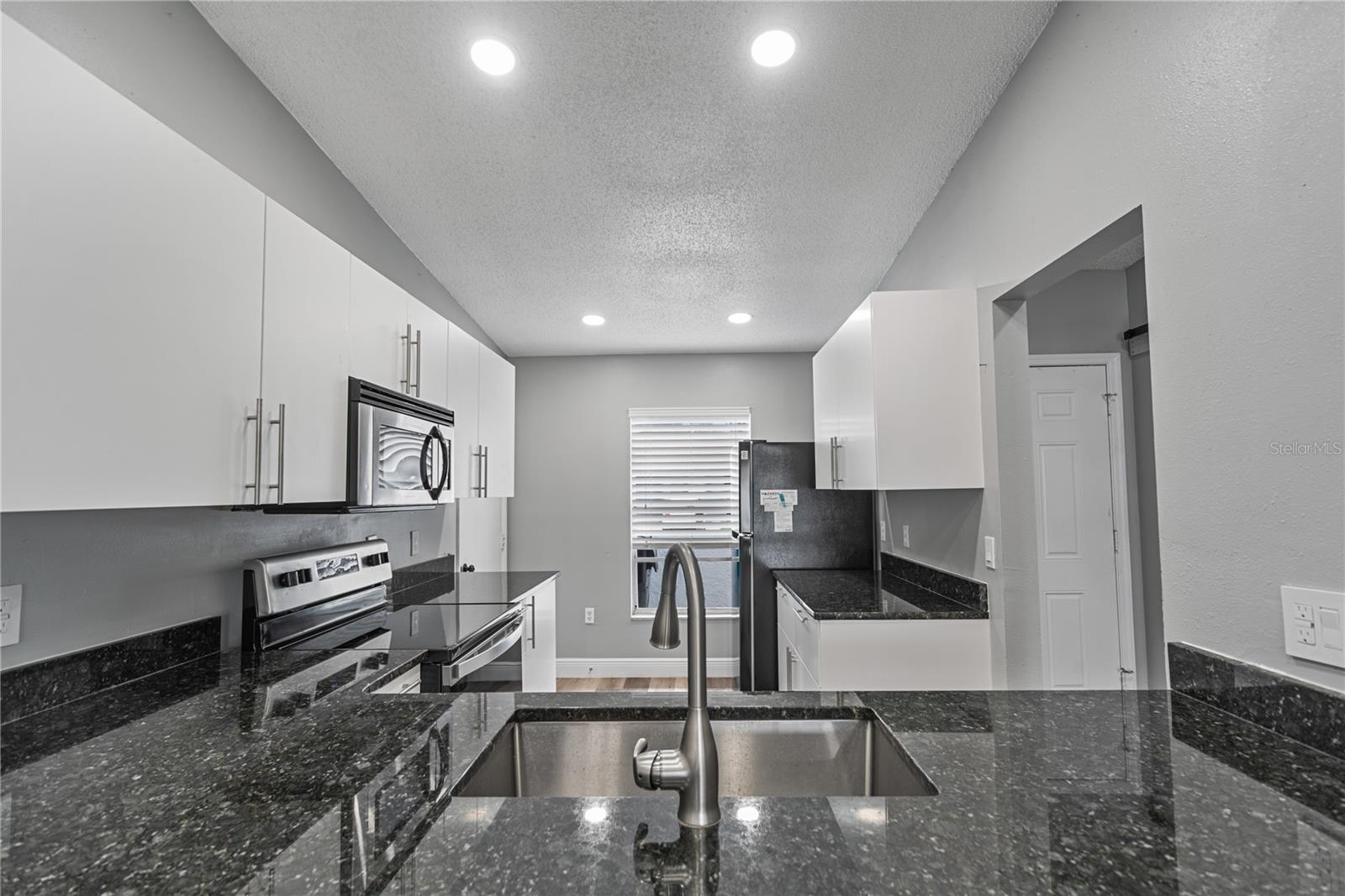 Image 8 of 22 For 1184 Calanda Avenue