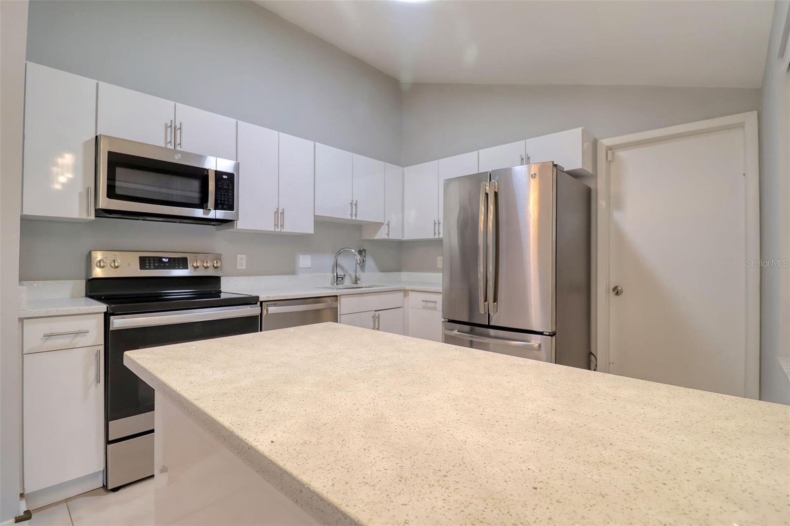 Image 12 of 39 For 9516 Woodborough Court