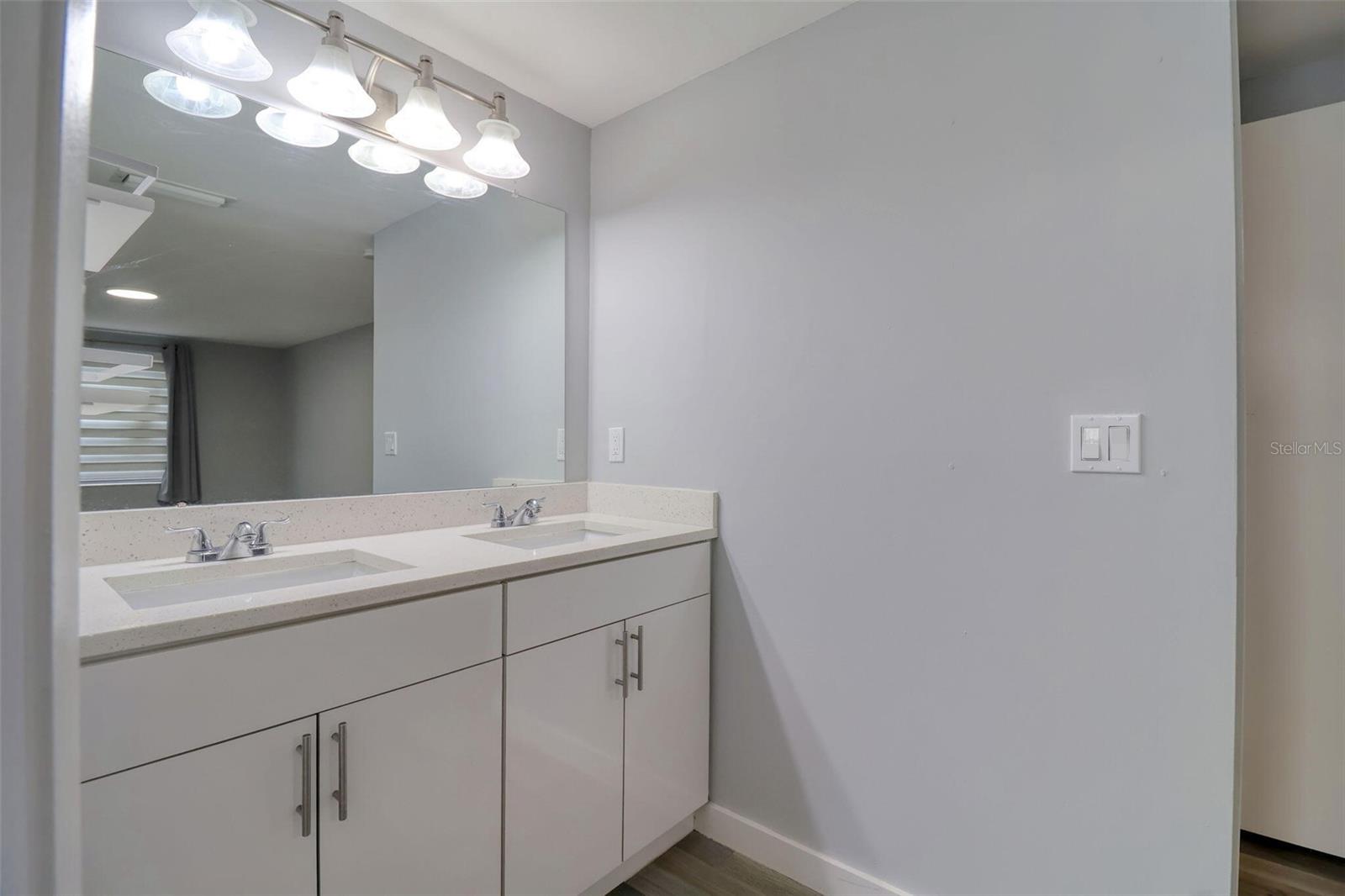 Image 19 of 39 For 9516 Woodborough Court