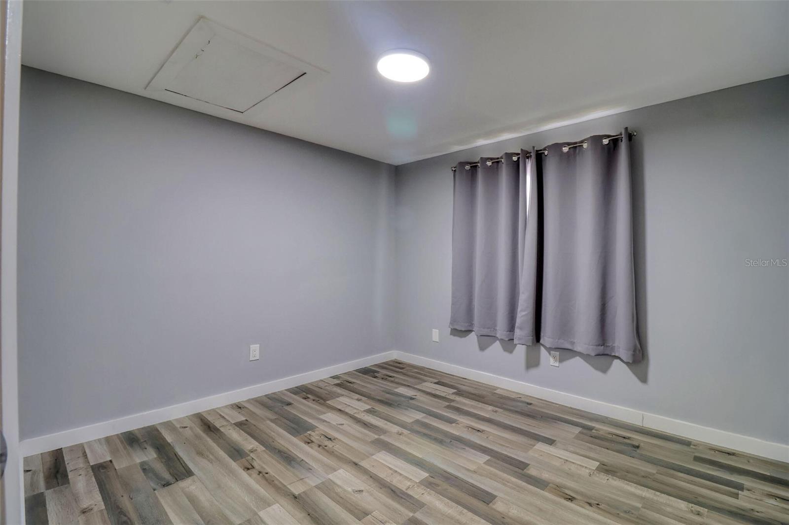 Image 21 of 39 For 9516 Woodborough Court