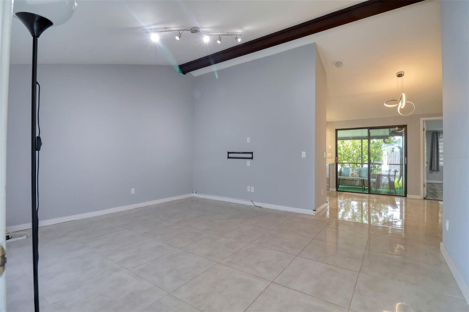 Image 6 of 39 For 9516 Woodborough Court